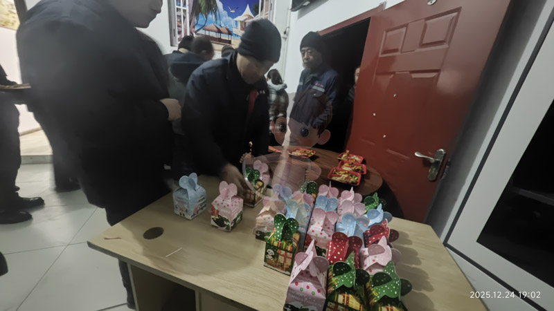 北京拉弯厂的平安夜重不重要?当然重要,更重要的是平安喜乐,愿盛达拉弯人所念皆所愿,平安顺遂、喜乐无忧! 北京拉弯厂的平安夜重不重要?当然重要,更重要的是平安喜乐,愿盛达拉弯人所念皆所愿,平安顺遂、喜乐无忧!